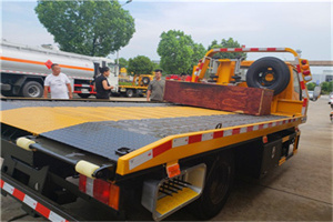 阳明区附近拖车电话号码服务